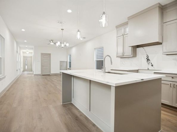 2422  Starks Avenue , Dallas Texas 75215