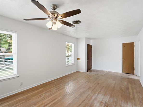 532  Lindenwood Drive , Lancaster Texas 75134