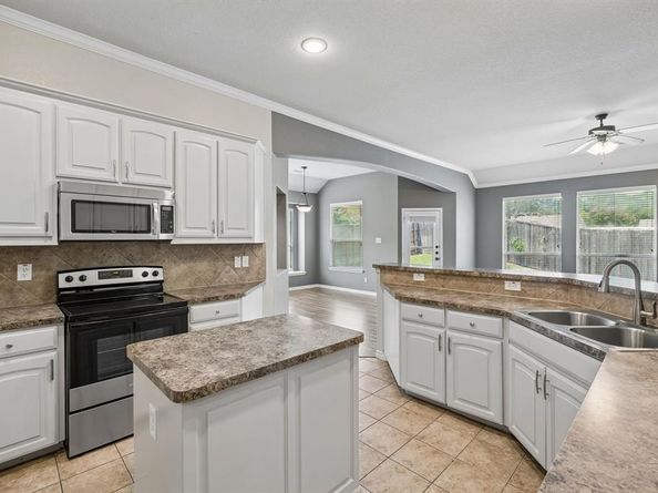 425  Corriente Trail , Azle Texas 76020