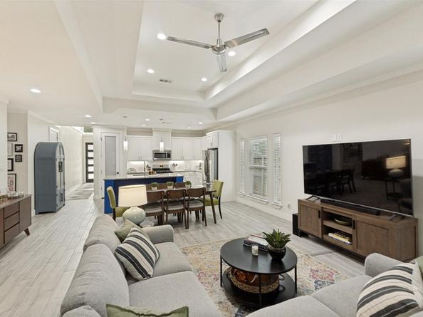 1718  Gallagher Street , Dallas Texas 75212