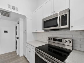 7522  Holly Hill Drive  8, Dallas Texas 75231