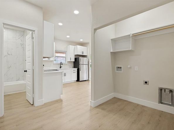 2834  Tanner Street , Dallas Texas 75215