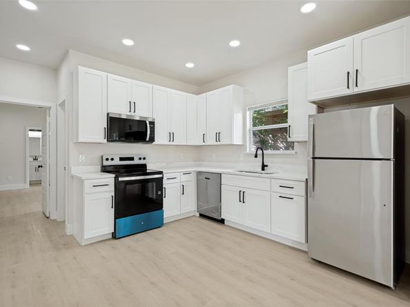 2834  Tanner Street , Dallas Texas 75215