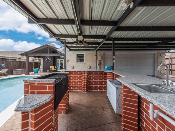 1911  White Rose Lane , Carrollton Texas 75007