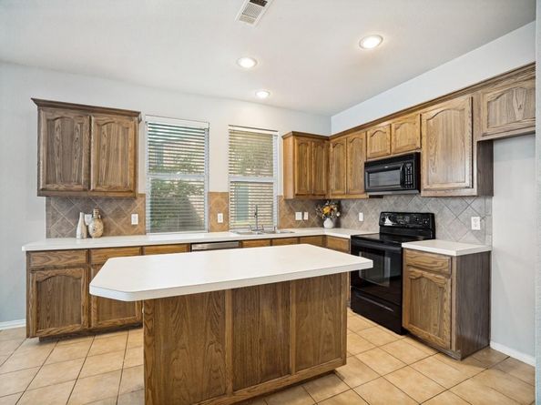 2737  Lynx  , Fort Worth Texas 76244