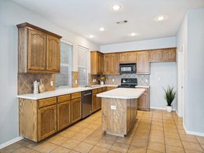 2737  Lynx  , Fort Worth Texas 76244