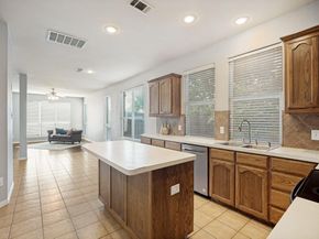 2737  Lynx  , Fort Worth Texas 76244