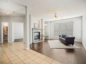 2737  Lynx  , Fort Worth Texas 76244