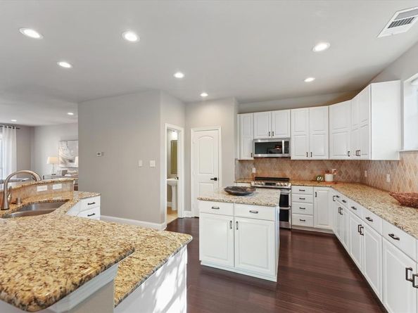 4007  Brownstone Court , Dallas Texas 75204