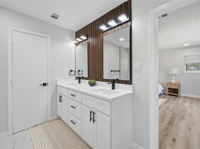 1013  Tanglewood Lane , Arlington Texas 76012