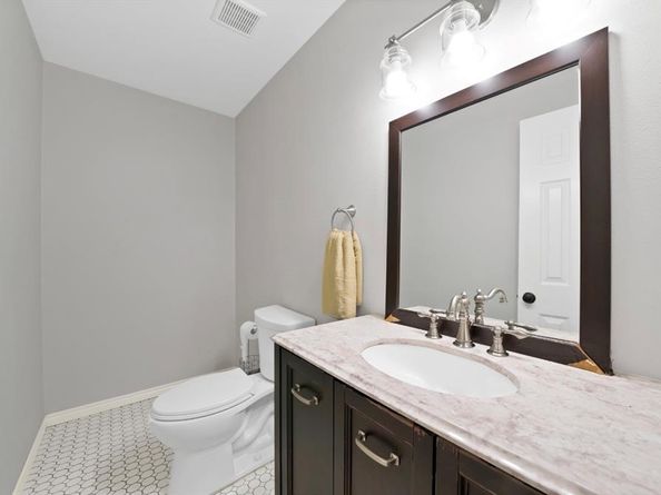 1122  Chimneyrock Trail , Garland Texas 75043