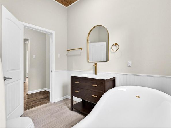 403 S Willomet Avenue , Dallas Texas 75208