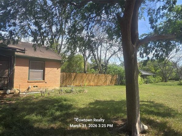 2613  Mc Gee Street , Fort Worth Texas 76112