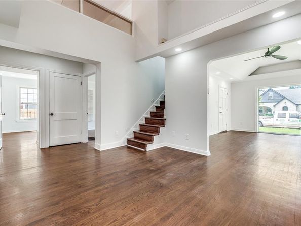 5106  Stoneleigh Avenue , Dallas Texas 75235