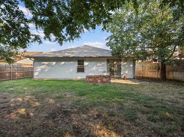 1528  Lincolnshire Way , Fort Worth Texas 76134