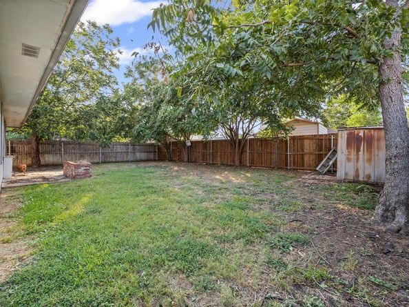 1528  Lincolnshire Way , Fort Worth Texas 76134