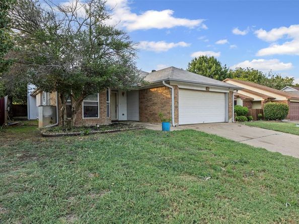 1528  Lincolnshire Way , Fort Worth Texas 76134