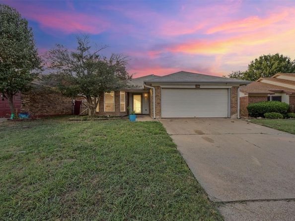 1528  Lincolnshire Way , Fort Worth Texas 76134
