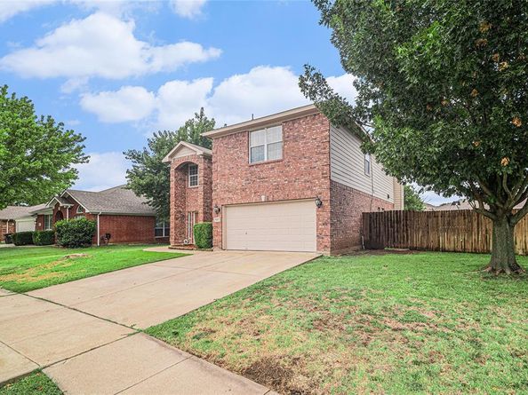 9600  Fox Hill Drive , Fort Worth Texas 76131