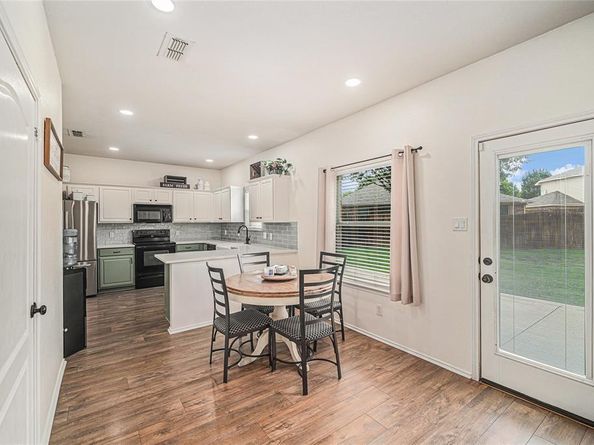 9600  Fox Hill Drive , Fort Worth Texas 76131