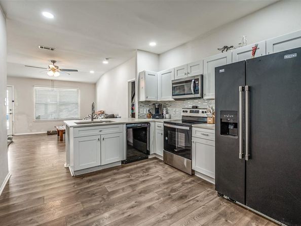 4372  Onyx Drive , Carrollton Texas 75010