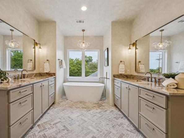 3106 W Jefferson Boulevard , Dallas Texas 75211