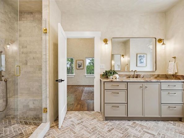3106 W Jefferson Boulevard , Dallas Texas 75211