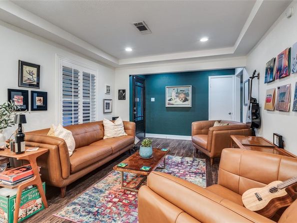 6020  Hunters View Lane , Dallas Texas 75232