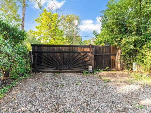 548  Elston Drive , Dallas Texas 75232