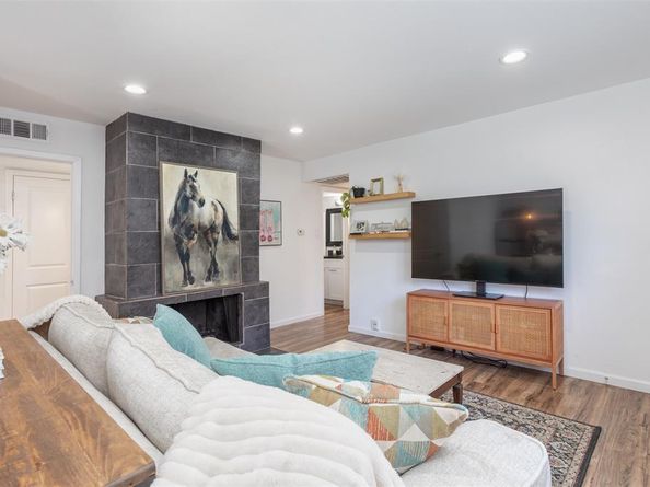 13804  Brookgreen Drive , Dallas Texas 75240