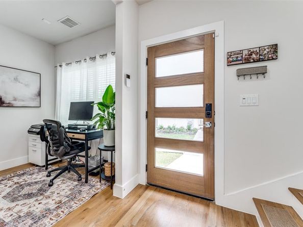 1719  Caddo Street  101, Dallas Texas 75204