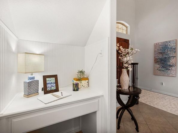 1100  Badger Vine Lane , Arlington Texas 76005