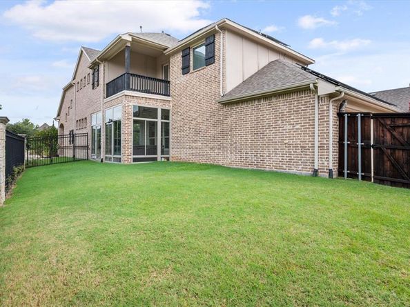 1100  Badger Vine Lane , Arlington Texas 76005