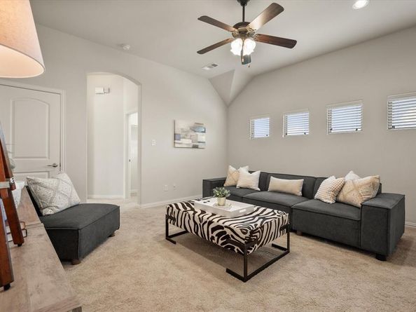 1100  Badger Vine Lane , Arlington Texas 76005