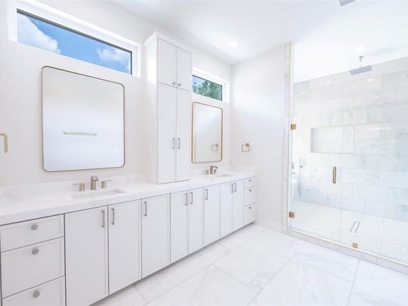 3749  Almazan Drive , Dallas Texas 75220