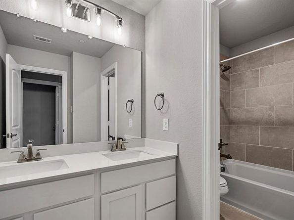 240  Territory Trail  15, Fort Worth Texas 76120