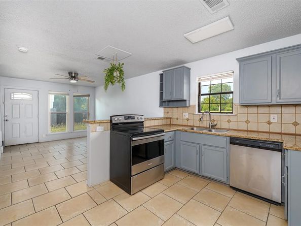 4951  Miller Avenue , Fort Worth Texas 76119
