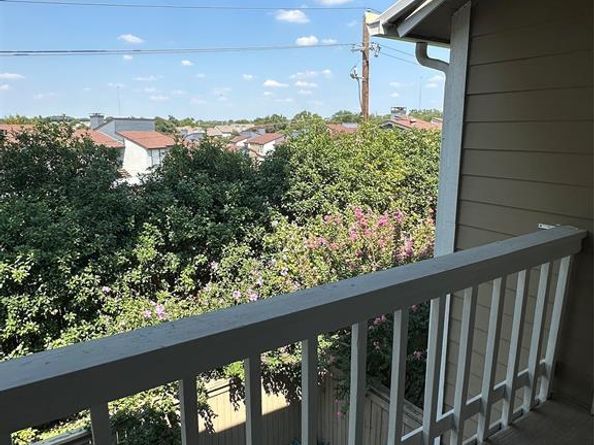 8600  Coppertowne Lane  1403, Dallas Texas 75243