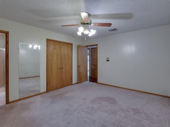 1405  Blackhill Court , Arlington Texas 76012