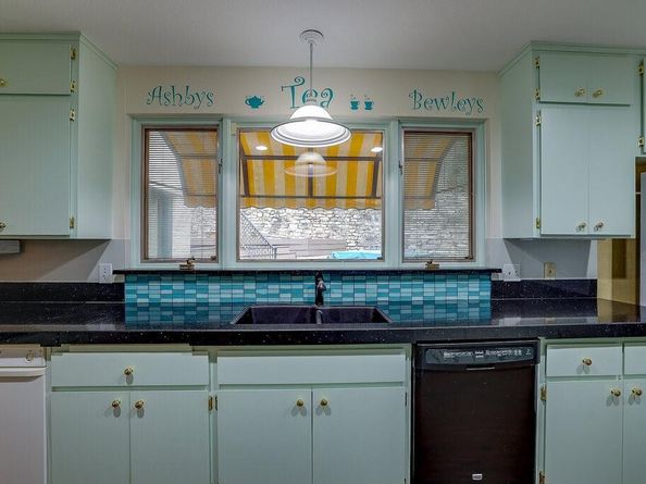 1405  Blackhill Court , Arlington Texas 76012