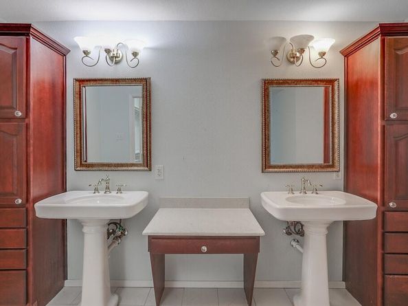 1405  Blackhill Court , Arlington Texas 76012