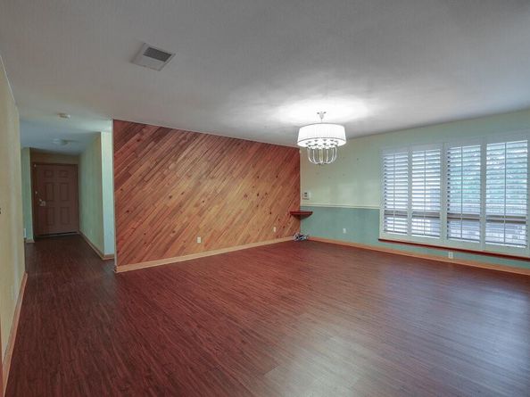 1405  Blackhill Court , Arlington Texas 76012