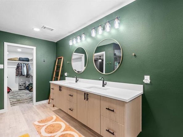 9918  Ila Drive , Dallas Texas 75220