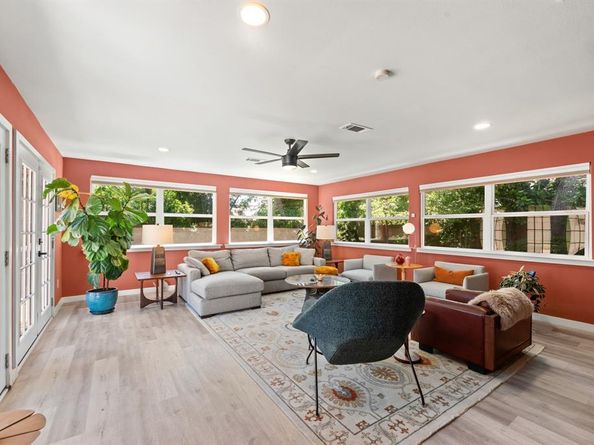 9918  Ila Drive , Dallas Texas 75220