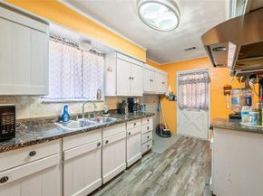 3823  Dempster Avenue , Cockrell Hill Texas 75211