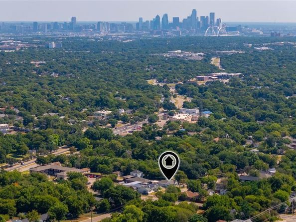 3823  Dempster Avenue , Cockrell Hill Texas 75211