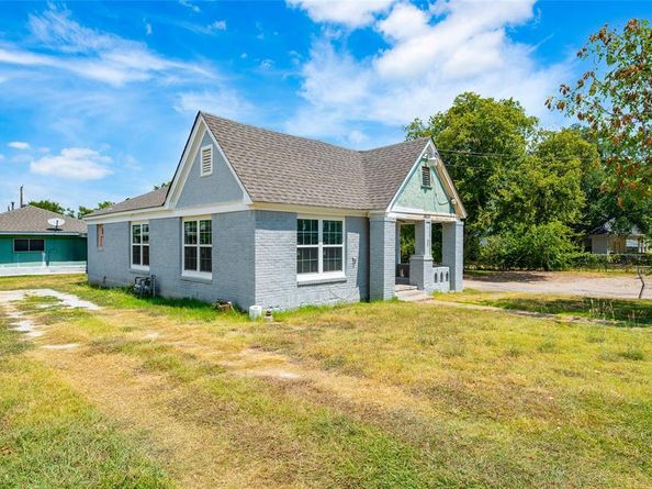 3823  Dempster Avenue , Cockrell Hill Texas 75211