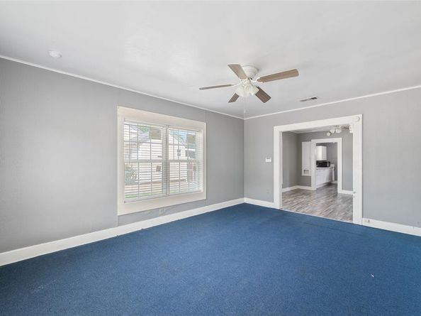 3823  Dempster Avenue , Cockrell Hill Texas 75211