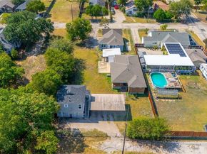 3823  Dempster Avenue , Cockrell Hill Texas 75211