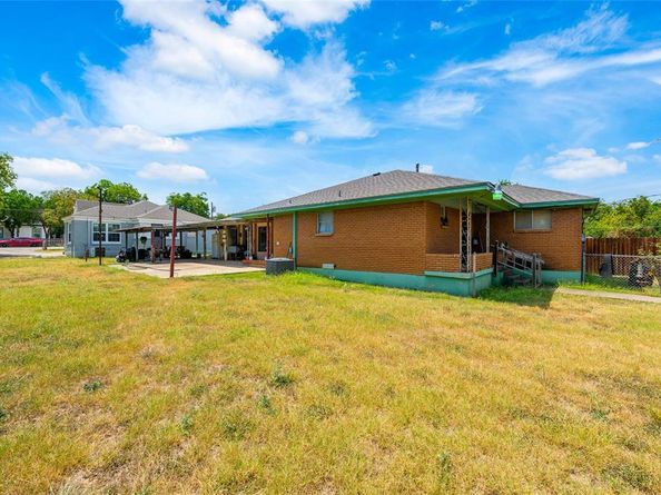 3823  Dempster Avenue , Cockrell Hill Texas 75211